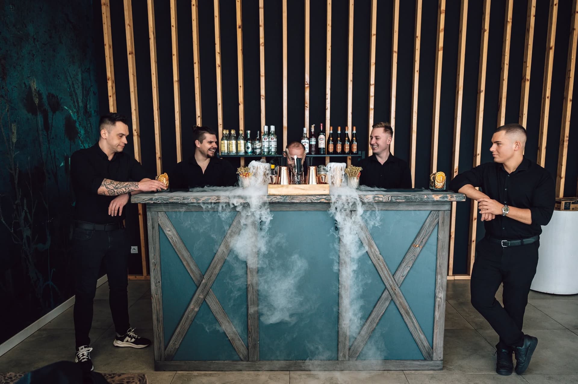 Bar Szare Drewno